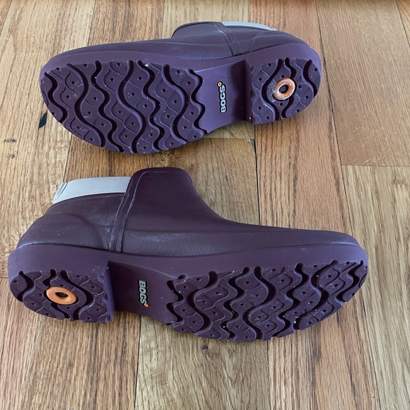 BOGS waterproof booties, size 8. Like new! - Picture 6 of 8